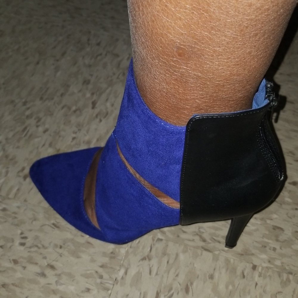 Shoes - Picture 2 of 6